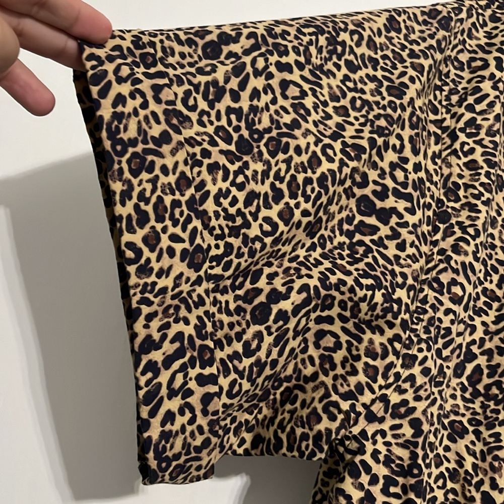 ✨Zara Leopard Print Top✨ - Picture 5 of 6